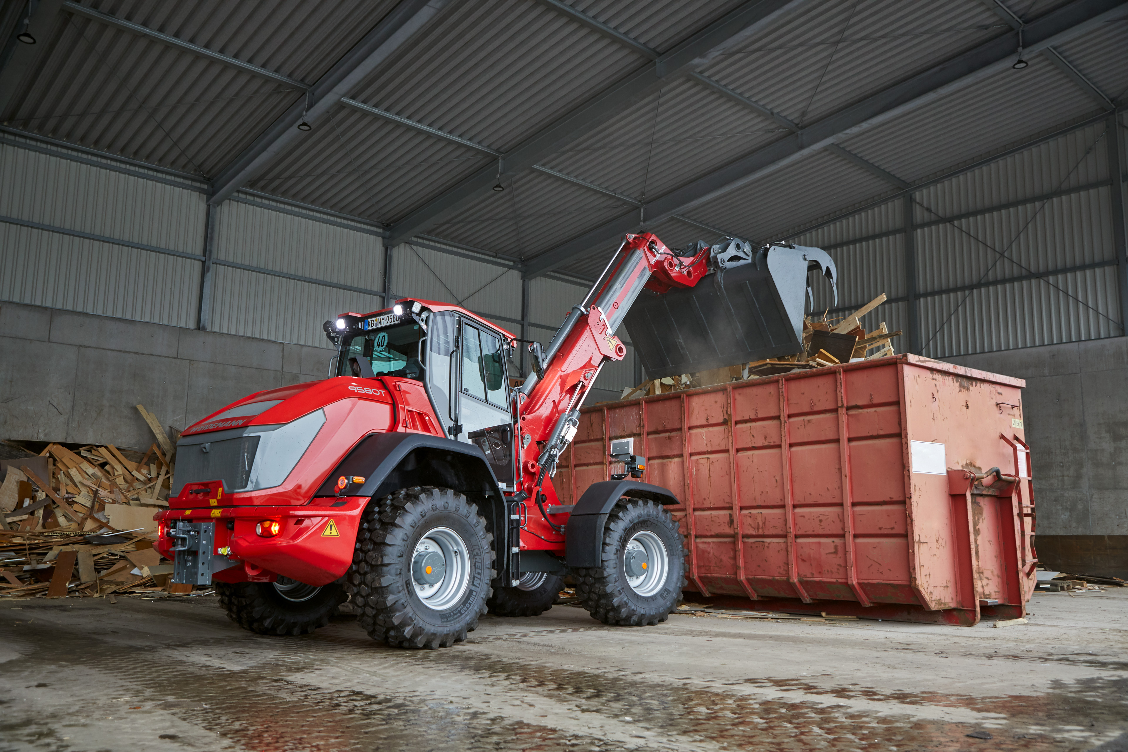 Weidemann tele wheel loader 9580T in use