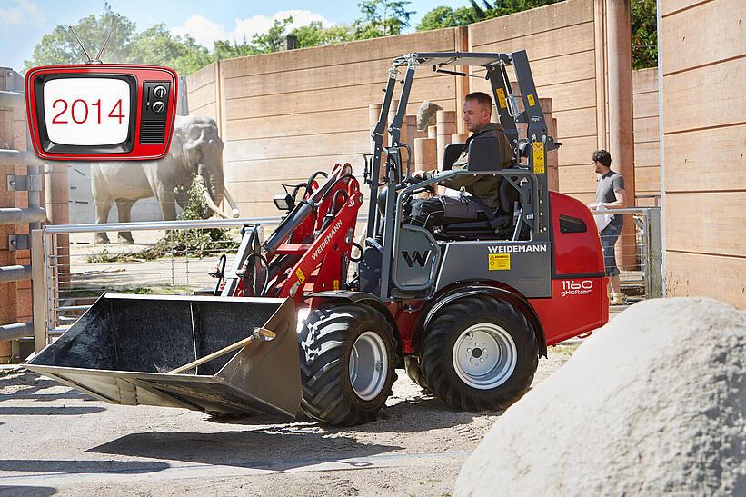 Weidemann eHoftrac 1160 mit Leichtgutschaufel im Zoo im Einsatz