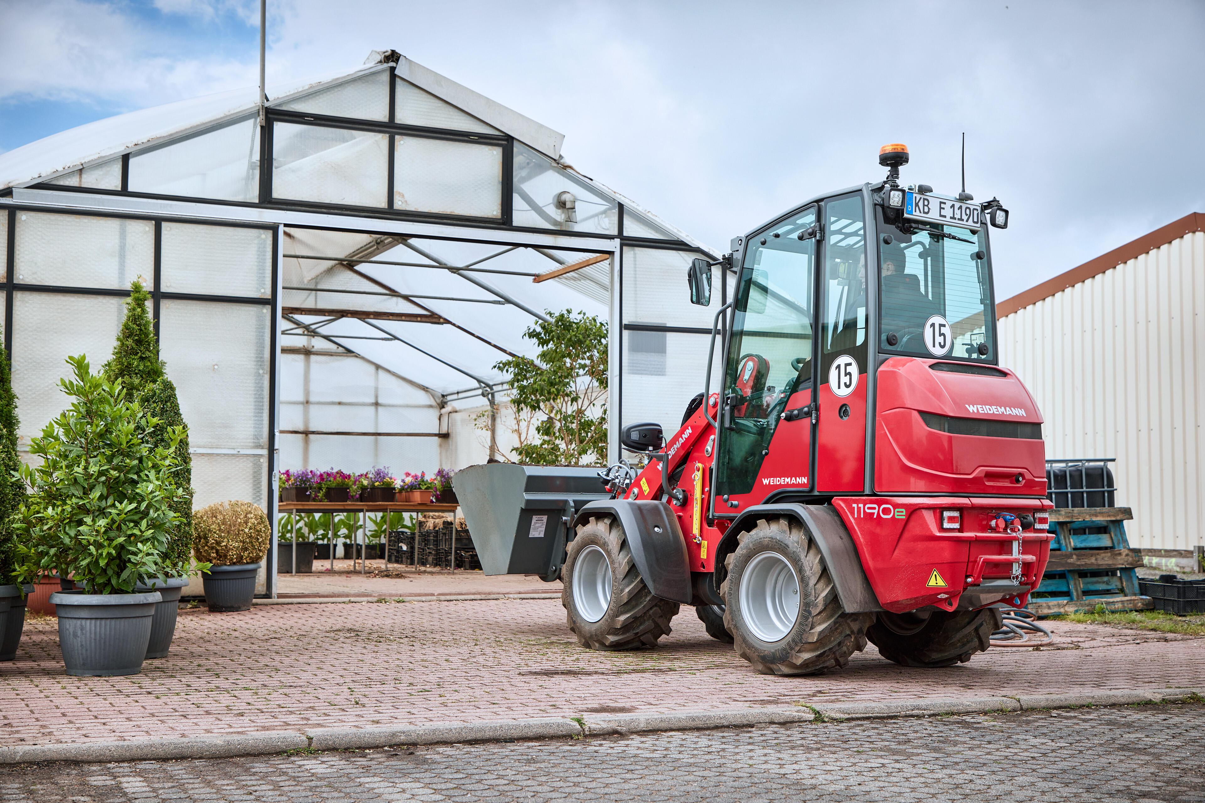 Weidemann Hoftrac 1190e in use