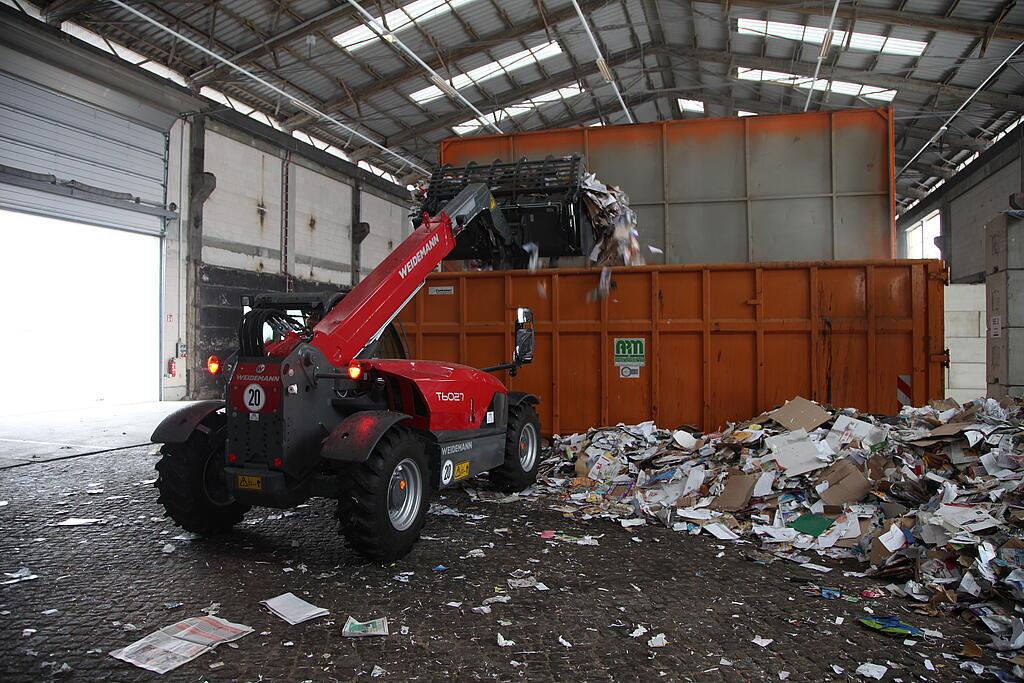 IMG_4198.JPG Weidemann Teleskoplader T6027 im Einsatz